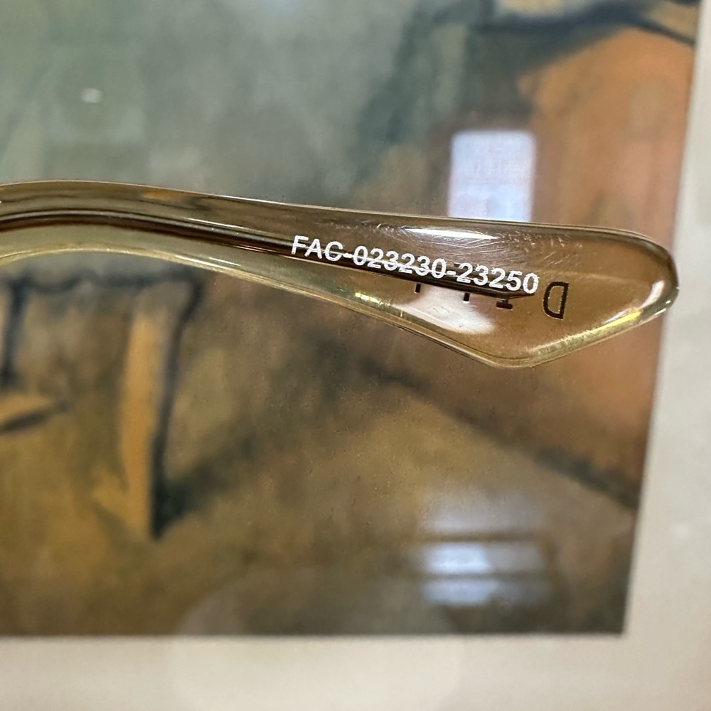 🌸DIFF EYEWEAR 🌸 The Mandalorian Armorer Golden Crystal Polarized Sunglasses - Picture 11 of 14